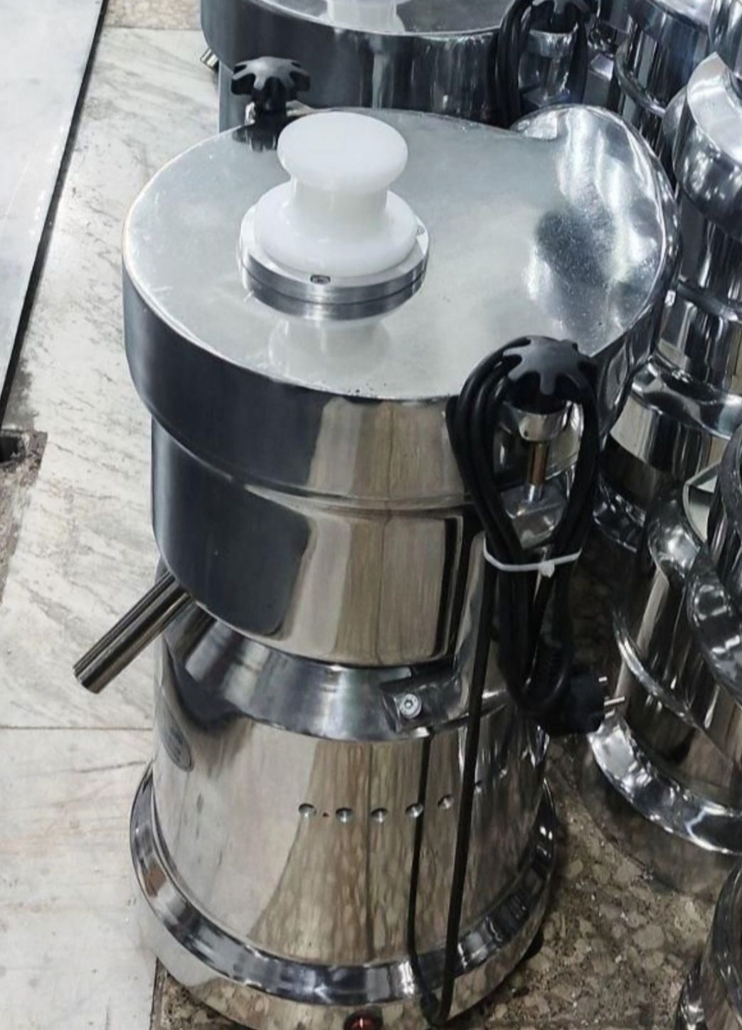 آبمیوه گیری چند کاره و تک کاره